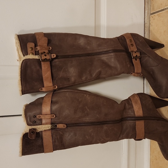 Heel winter/ fall  boots - Picture 2 of 4